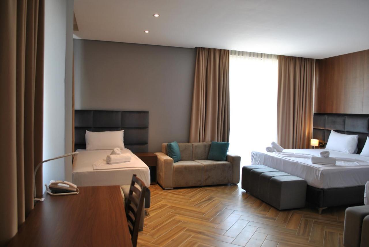 Twin Towers Hotel City & Beach Resort Shëngjin Esterno foto