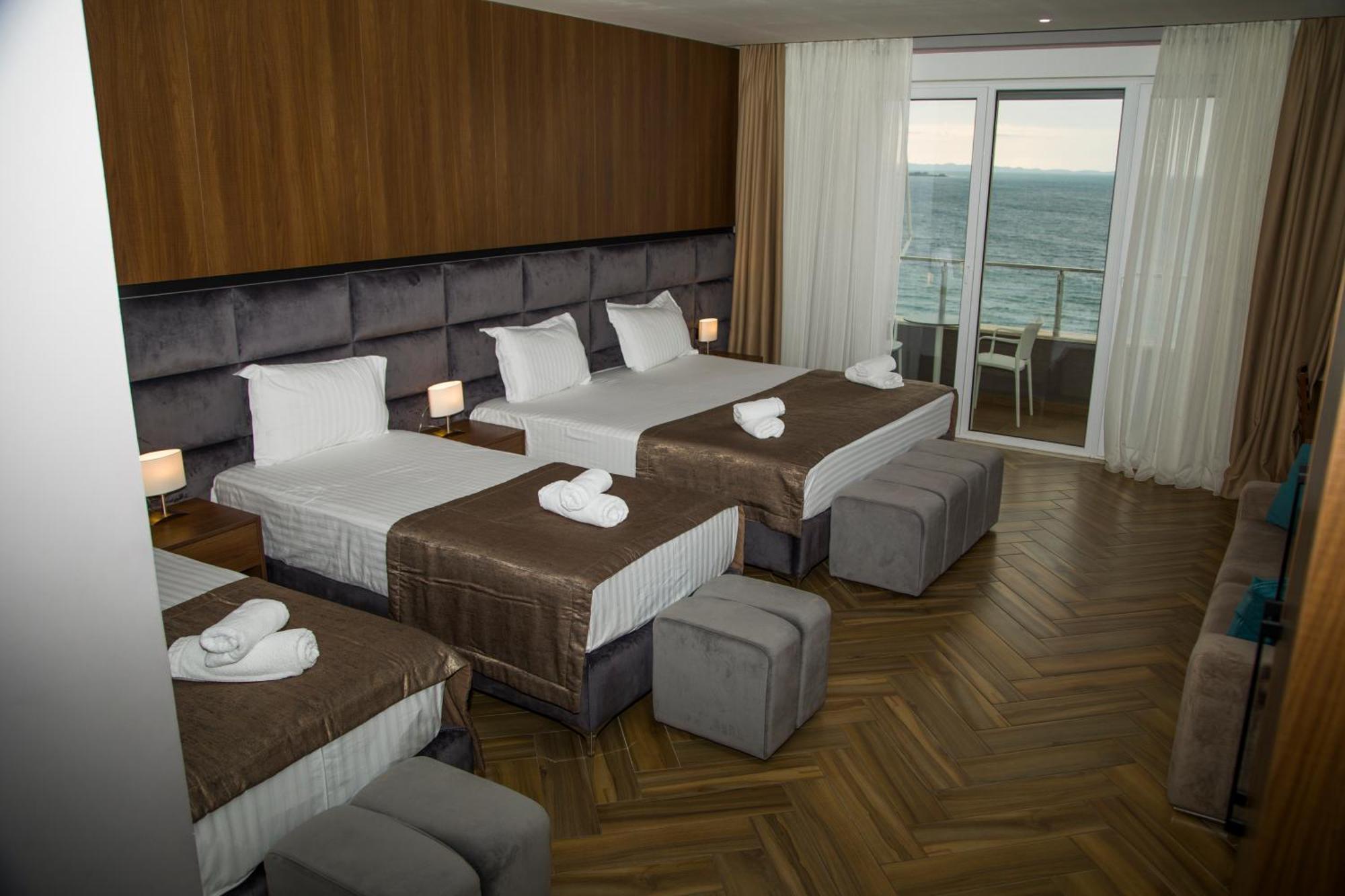 Twin Towers Hotel City & Beach Resort Shëngjin Esterno foto