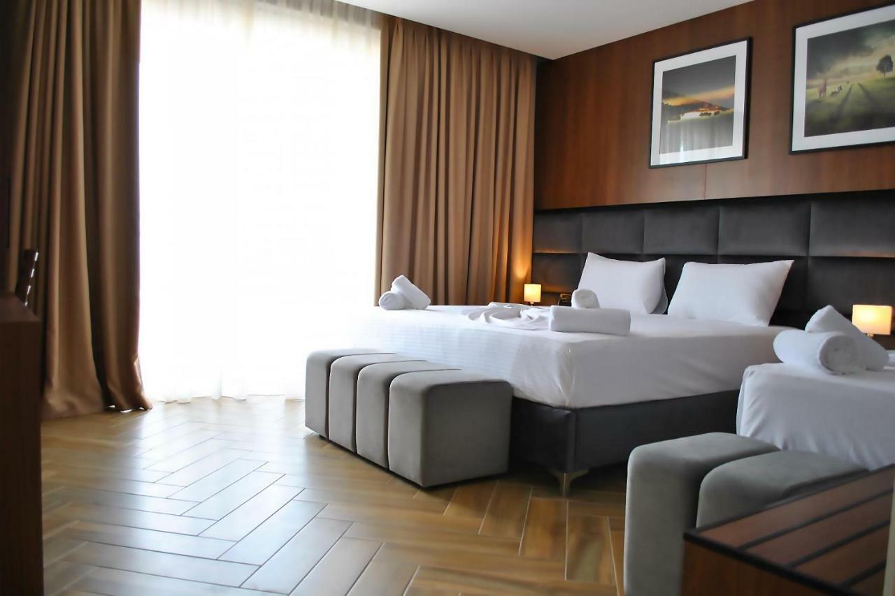 Twin Towers Hotel City & Beach Resort Shëngjin Esterno foto