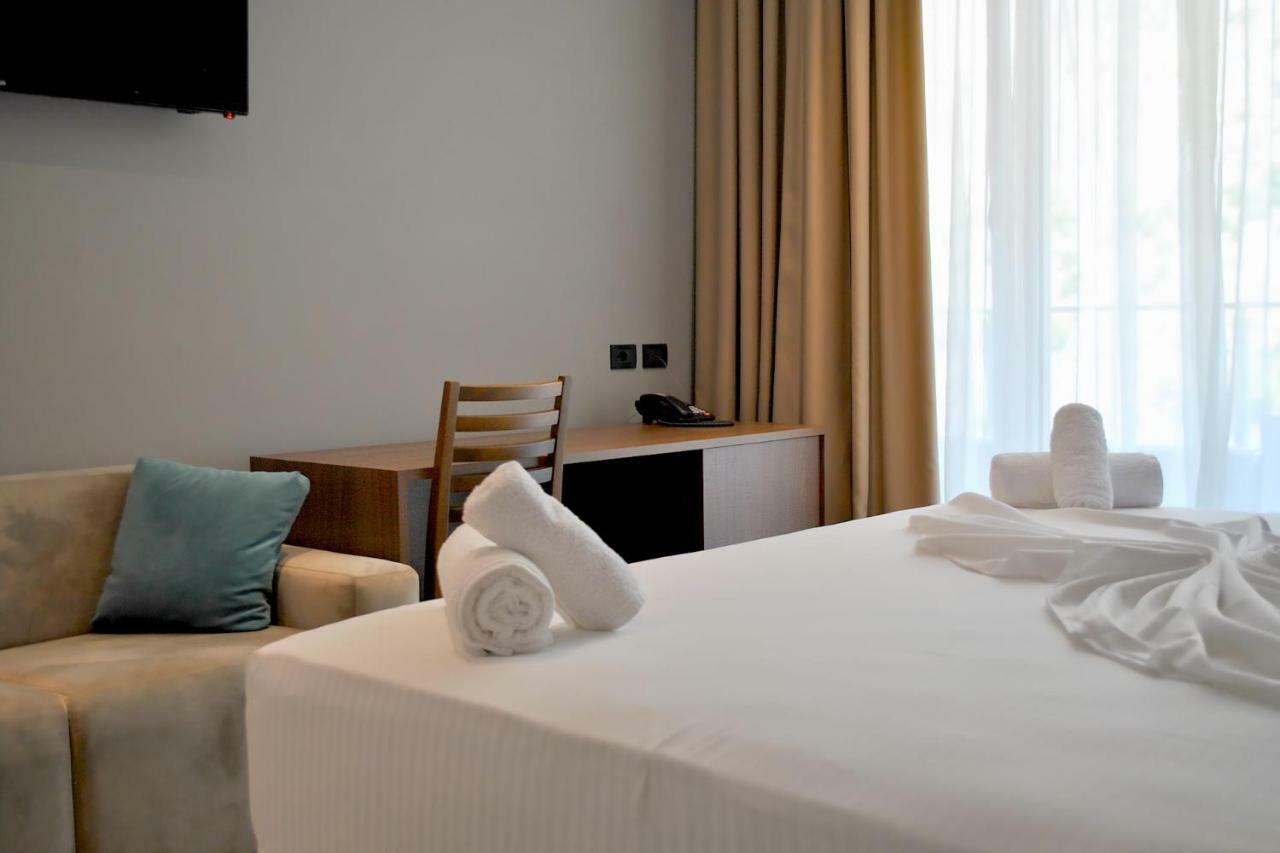 Twin Towers Hotel City & Beach Resort Shëngjin Esterno foto